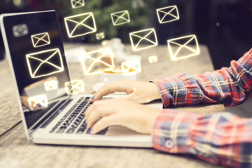 Avantages et inconvénients des enquêtes par mails