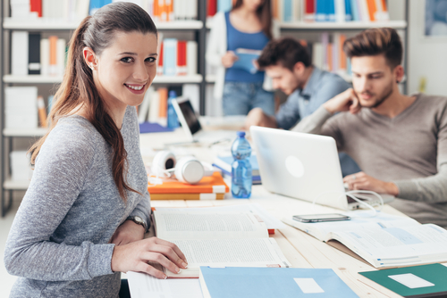 Utiliser les réseaux sociaux pour le sourcing étudiant